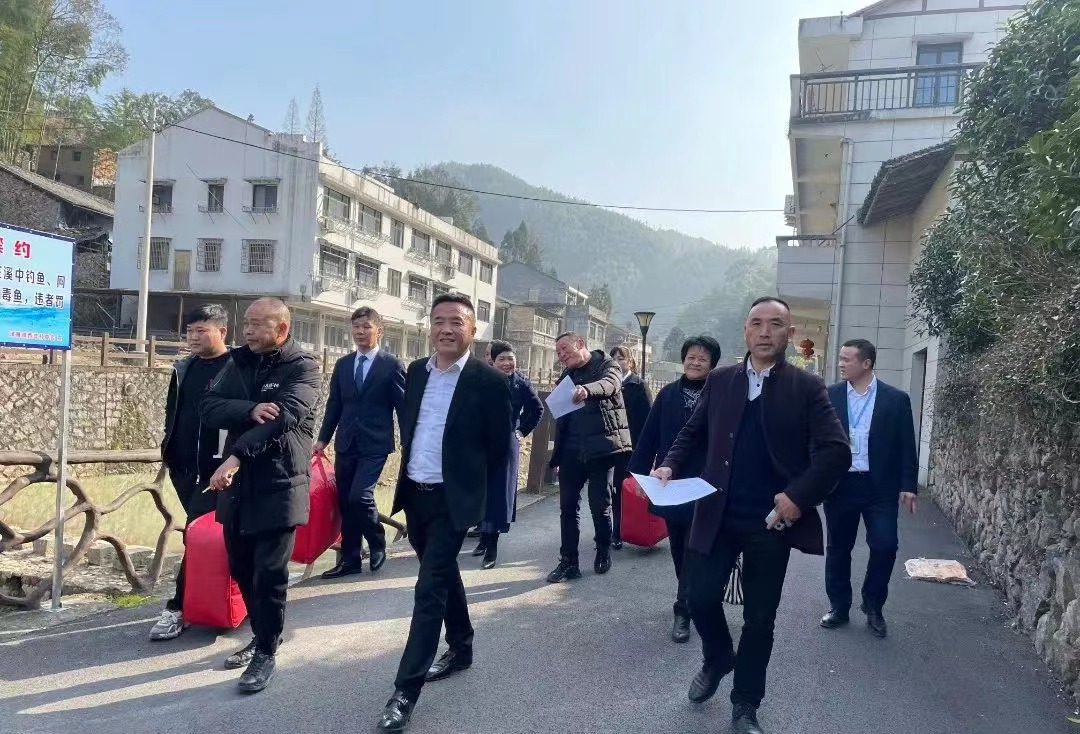 智能校服好学生服饰坚持科技创新积极践行社会责任(图6)