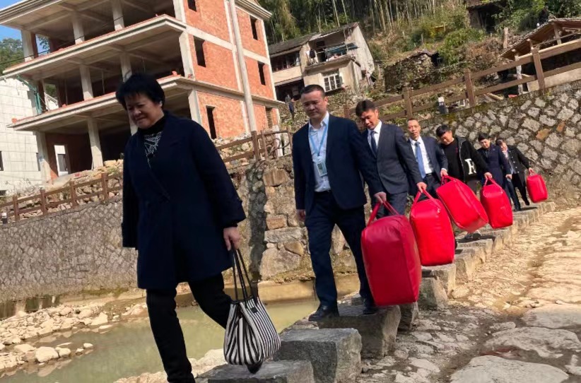 智能校服好学生服饰坚持科技创新积极践行社会责任(图5)
