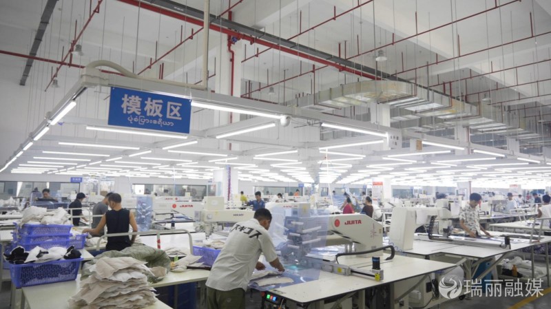 推动株洲服饰产业向“智造”升级龙泉（服饰）智能制造产业园投产(图1)